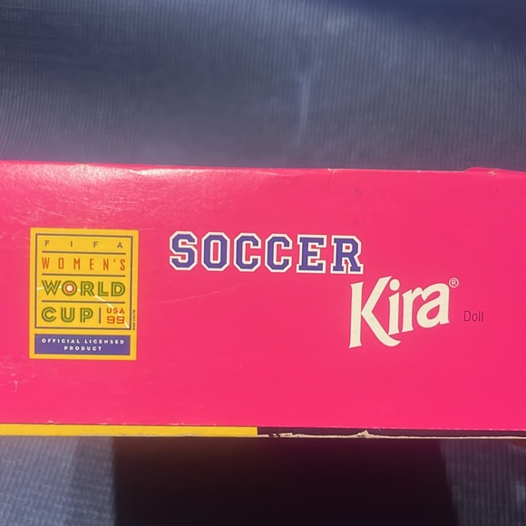 Mattel Soccer Kira Barbie 1998 Edition Womens World Cup FIFA - Picture 5 of 5